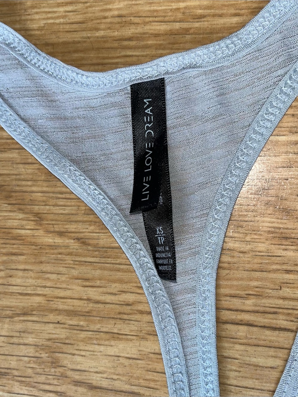 LIVE LOVE DREAM Women's XS Gray Racerback Tank Scoop Neck Lightweight Graphic - Picture 2 of 7